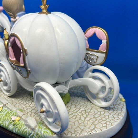 RARE Disney Precious Moments "A Wonderful Dream Come True" musical figurine - Picture 7 of 13